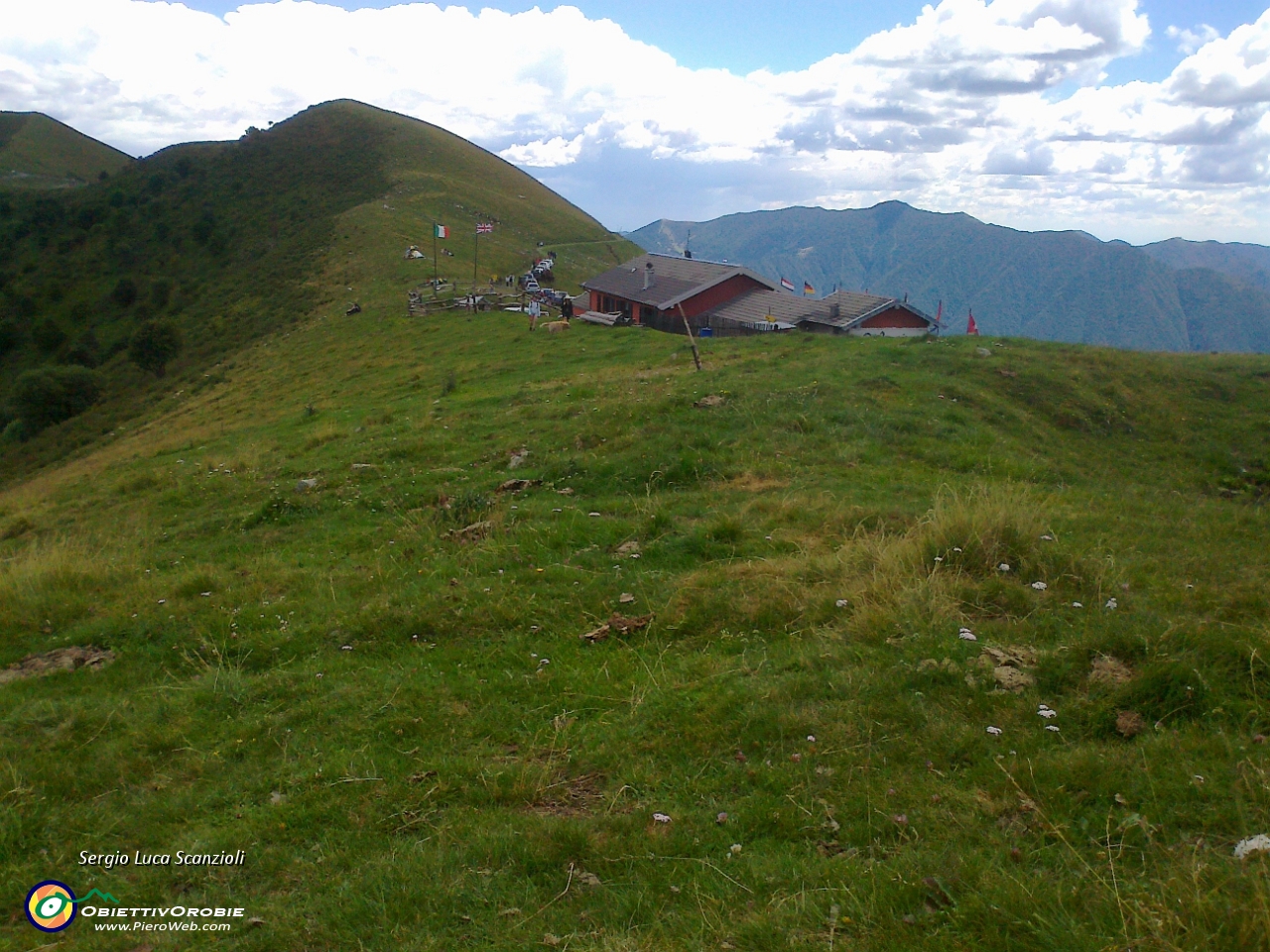 67 Rifugio Venini dal sentiero del Calbiga.jpg